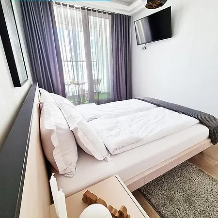 Azure Luxury Sky Апартаменты Скопье